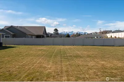 819 Autumn Crest Drive, Wenatchee, WA 98801 - Photo 6