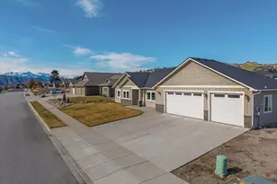 819 Autumn Crest Dr, Wenatchee, WA 98801 - Photo 1