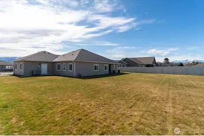 819 Autumn Crest Drive, Wenatchee, WA 98801 - Photo 10
