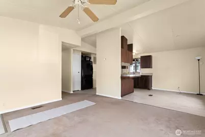 8322 19th Ave Court E #11, Tacoma, WA 98404 - Photo 4