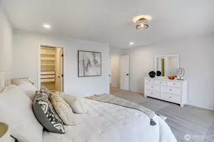 22718 SE 12th Pl, Sammamish, WA 98075 - Photo 18