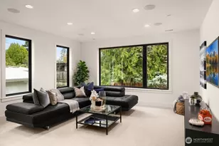 218 109th Ave SE, Bellevue, WA 98004 - Photo 32