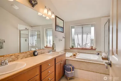 4415 40th Avenue SW, Seattle, WA 98116 - Photo 12