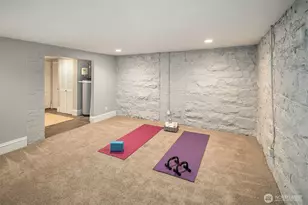 4422 Montana Circle W, Seattle, WA 98199 - Photo 22