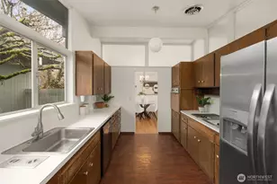 4360 Somerset Blvd SE, Bellevue, WA 98006 - Photo 10