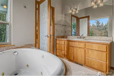 2710 Viewcrest Avenue, Everett, WA 98203 - Photo 26