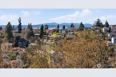 5059 37th Avenue SW, Seattle, WA 98126 - Photo 2