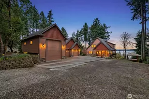 12511 Cole Point Dr, Anderson Island, WA 98303 - Photo 2