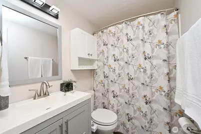 3400 25th Avenue W #101, Seattle, WA 98199 - Photo 6