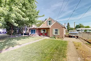 530 SW 4th St, College Place, WA 99324 - Photo 2