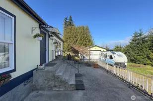 202 S Bayview Ave, Port Angeles, WA 98362 - Photo 2