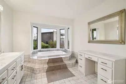 1114 2nd Avenue N, Seattle, WA 98109 - Photo 20