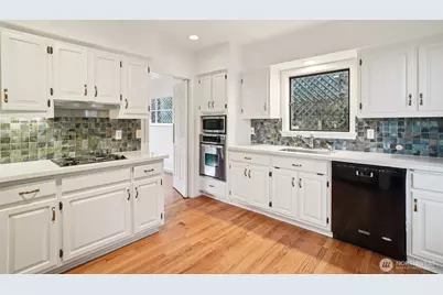 1114 2nd Avenue N, Seattle, WA 98109 - Photo 8