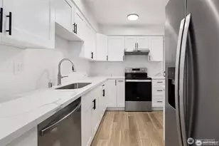 9 76th St SE, Everett, WA 98203 - Photo 8