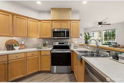 7709 Fairway Avenue SE #102, Snoqualmie, WA 98065 - Photo 10