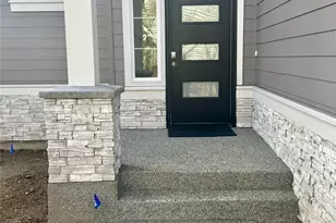 9207 NE 175th St, Bothell, WA 98011 - Photo 2