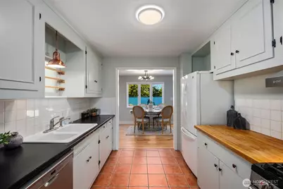 340 NE 53rd Street, Seattle, WA 98105 - Photo 10