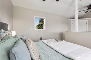 340 NE 53rd St, Seattle, WA 98105 - Photo 22