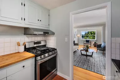 340 NE 53rd Street, Seattle, WA 98105 - Photo 14