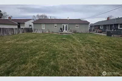 1318 S 6th Avenue, Yakima, WA 98902 - Photo 2