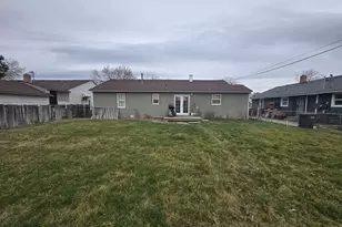 1318 S 6th Ave, Yakima, WA 98902 - Photo 2