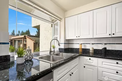 12828 SE 41st Lane #C103, Bellevue, WA 98006 - Photo 10