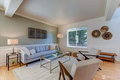 907 196th Place SW, Lynnwood, WA 98036 - Photo 4