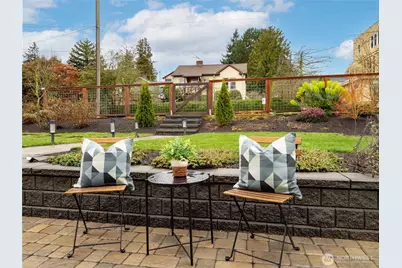 9808 Linden Avenue N, Seattle, WA 98103 - Photo 24
