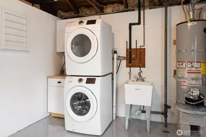 9808 Linden Avenue N, Seattle, WA 98103 - Photo 18