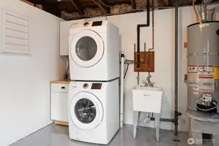 9808 Linden Ave N, Seattle, WA 98103 - Photo 18