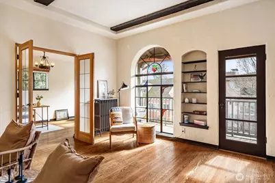 1106 NE 42nd #19, Seattle, WA 98105 - Photo 8