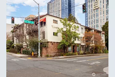 1106 NE 42nd #19, Seattle, WA 98105 - Photo 2
