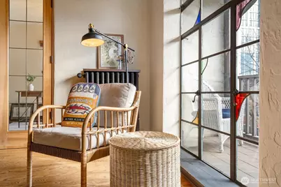 1106 NE 42nd #19, Seattle, WA 98105 - Photo 10