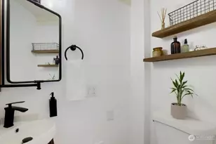 409 S 34th St, Tacoma, WA 98418 - Photo 16