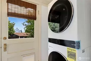 409 S 34th St, Tacoma, WA 98418 - Photo 14