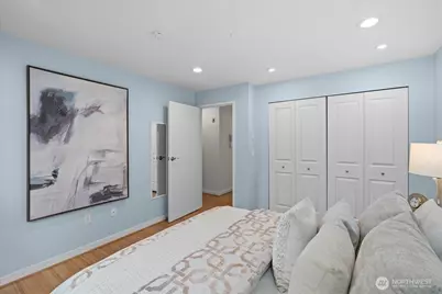 5225 50th Avenue NE #206, Seattle, WA 98105 - Photo 8