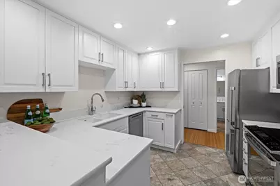 5225 50th Avenue NE #206, Seattle, WA 98105 - Photo 12