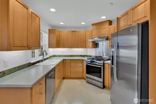 22540 SE 45th St, Issaquah, WA 98029 - Photo 12