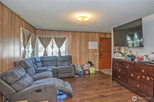 758 108th St S, Tacoma, WA 98444 - Photo 4
