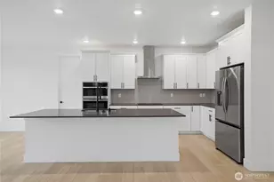 20464 Myrtle Pl E, Bonney Lake, WA 98391 - Photo 2