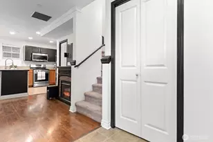 877 5th Pl NE, Issaquah, WA 98029 - Photo 8