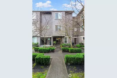 877 5th Pl NE, Issaquah, WA 98029 - Photo 1