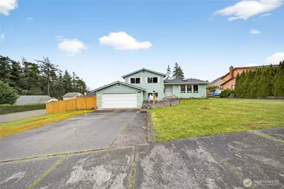 1981 NE 11th Ave, Oak Harbor, WA 98277 - Photo 2