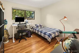 1711 NE 104th St, Seattle, WA 98125 - Photo 14