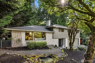 1711 NE 104th St, Seattle, WA 98125 - Photo 2