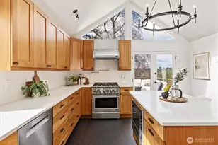 2419 28th Ave W, Seattle, WA 98199 - Photo 14