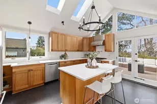 2419 28th Ave W, Seattle, WA 98199 - Photo 12