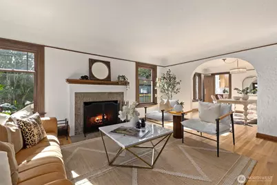 2419 28th Avenue W, Seattle, WA 98199 - Photo 4