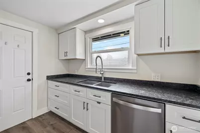 1306 Broadview, Anacortes, WA 98221 - Photo 12