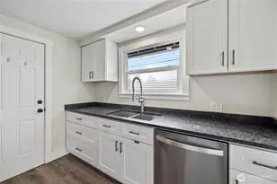 1306 Broadview, Anacortes, WA 98221 - Photo 12